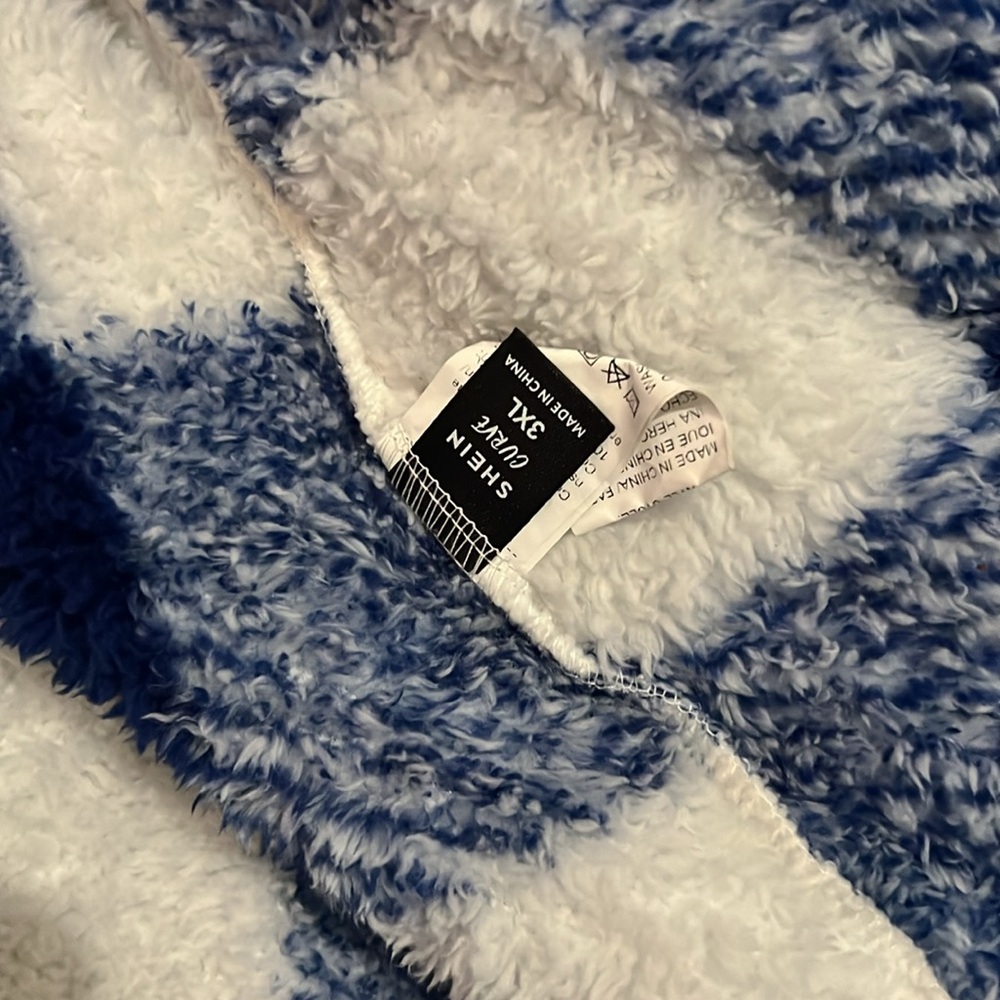 Plush Checkered Jacket - Picture 2 of 3